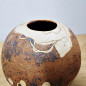 Preview: Studio-Keramik Kugelvase von Tove/Jørgen Hørberg, Bornholm, ca. 13 cm. Handgefertigt, 1960er/70er