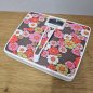 Preview: Vintage 1970s Bathroom Scale – Flower Power Floral Design with Carrying Handle