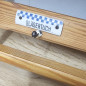 Preview: Antiker Handtuchhalter um 1915 mit Porzellanschildchen