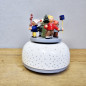 Preview: Erzgebirge Spieldose KWO – Winterkinder, „Oh Tannenbaum“,  12 cm