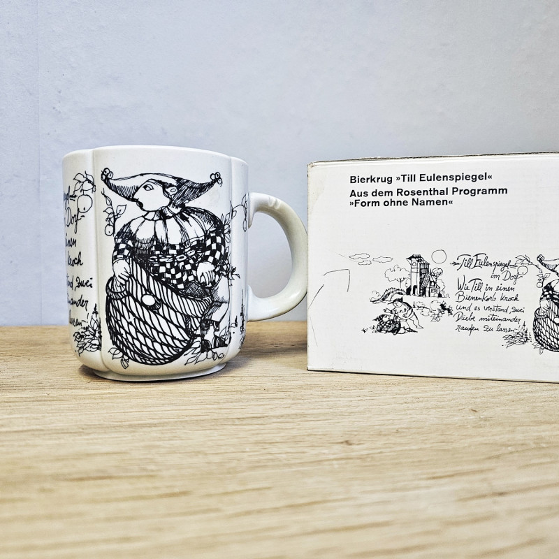 Rosenthal Bierkrug Till Eulenspiegel im Dorf– Björn Wiinblad 1975 – Originalkarton