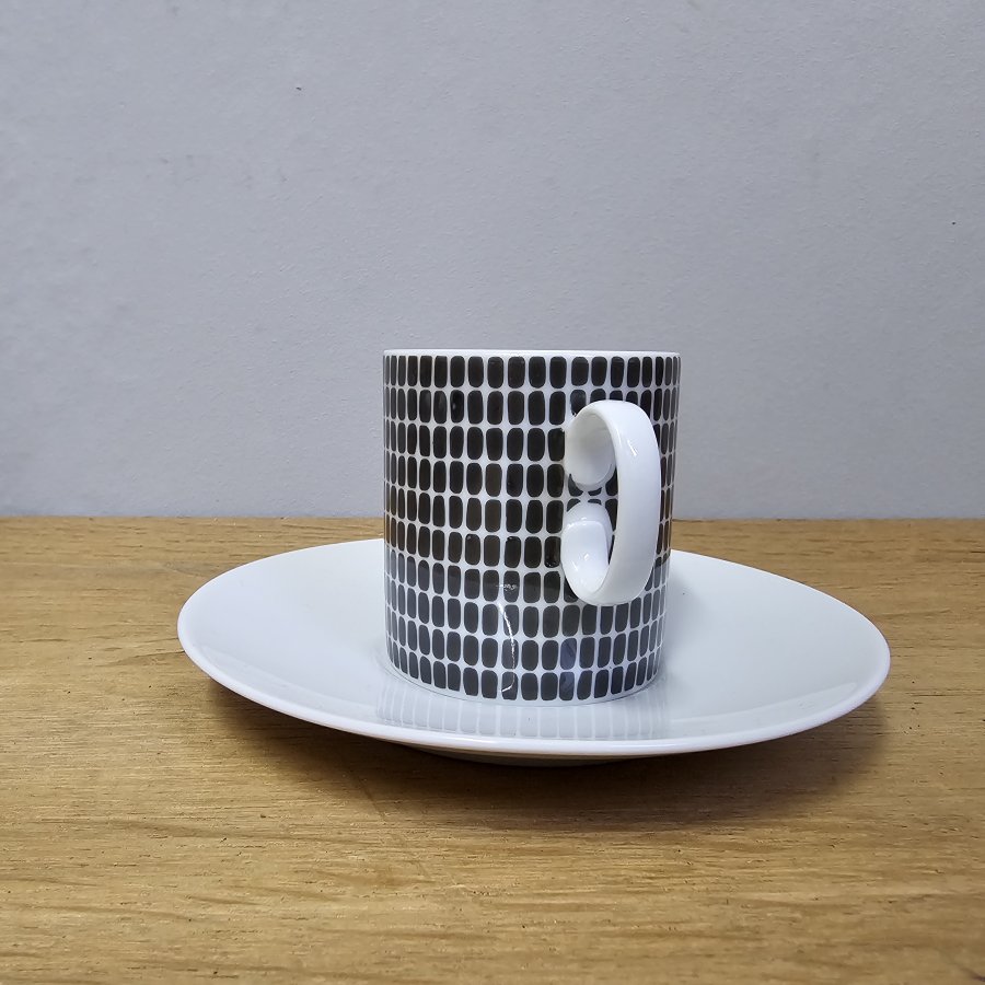 Thomas Medaillon Onyx Espresso Cup and Saucer – Hans Theo Baumann