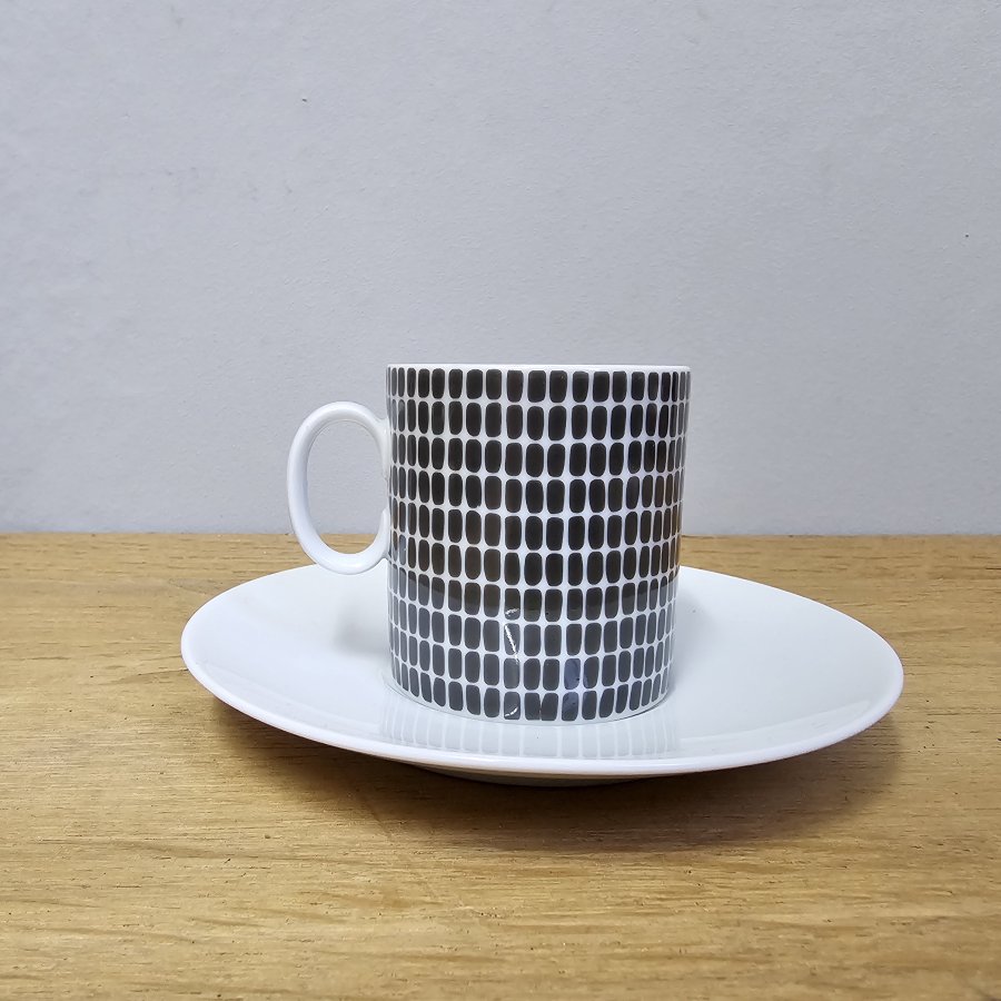 Thomas Medaillon Onyx Espresso Cup and Saucer – Hans Theo Baumann