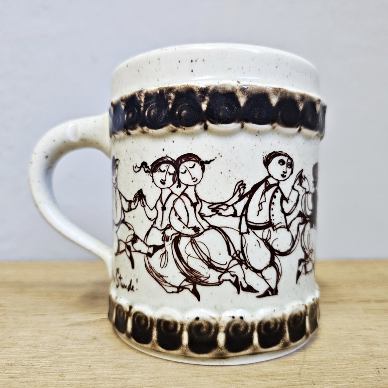 Rosenthal Brotzeit Bierkrug – Björn Wiinblad, „Dem Glücklichen schlägt keine Stunde“, 1970er