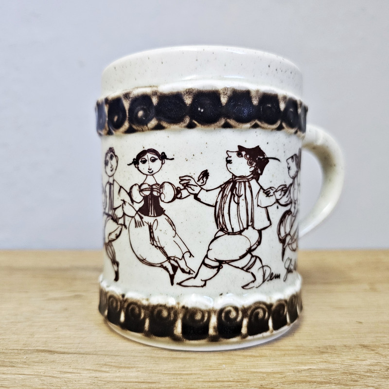 Rosenthal Brotzeit Bierkrug – Björn Wiinblad, „Dem Glücklichen schlägt keine Stunde“, 1970er
