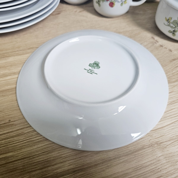 Graf von Henneberg Strawberry Coffee Set – GDR