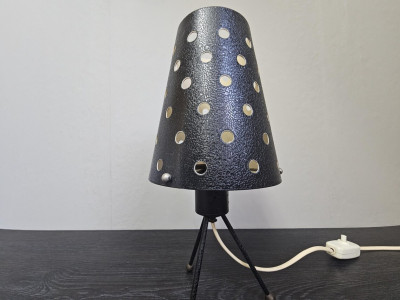 Midcentury Tripot Tischleuchte aus den 50er-60er Jahren mit Metallschirm