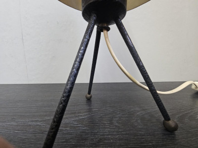 Midcentury Tripot Tischleuchte aus den 50er-60er Jahren mit Metallschirm