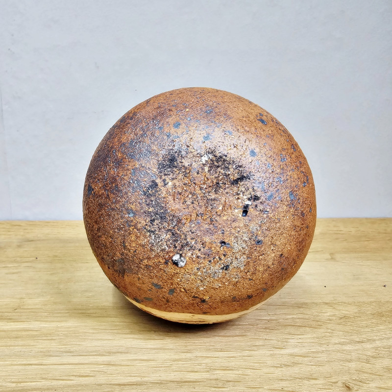 Studio-Keramik Kugelvase von Tove/Jørgen Hørberg, Bornholm, ca. 13 cm. Handgefertigt, 1960er/70er
