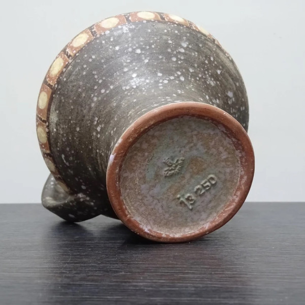 EFL  Vase