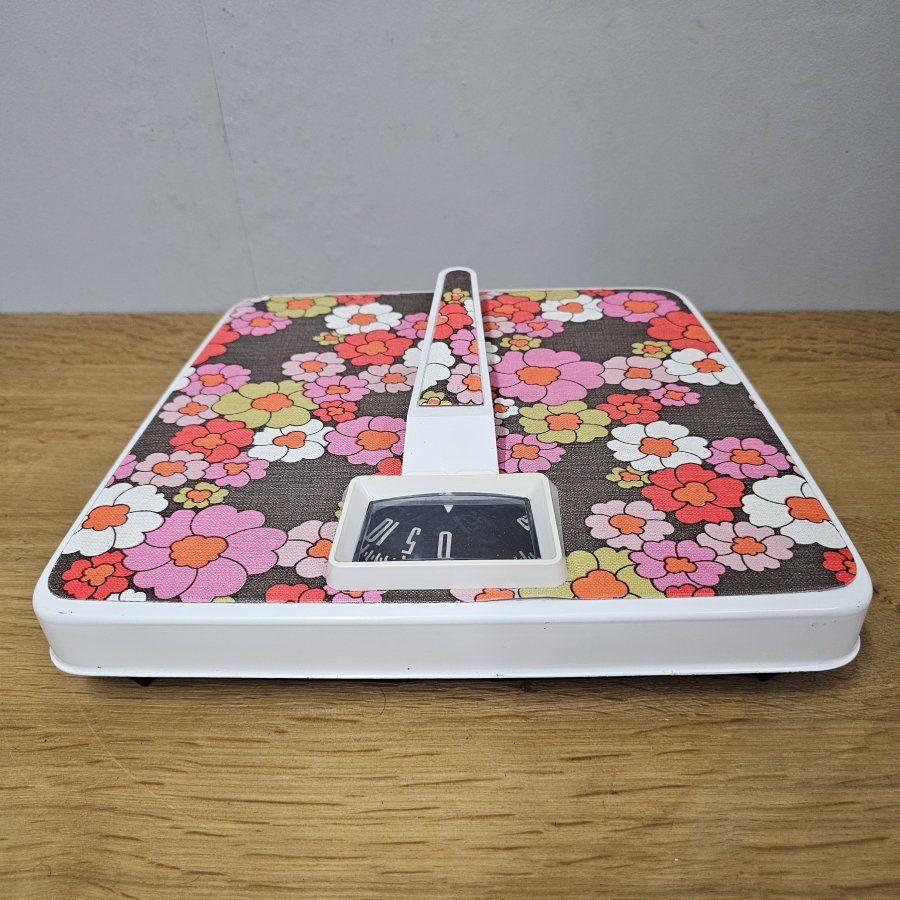 Vintage 1970s Bathroom Scale – Flower Power Floral Design with Carrying Handle