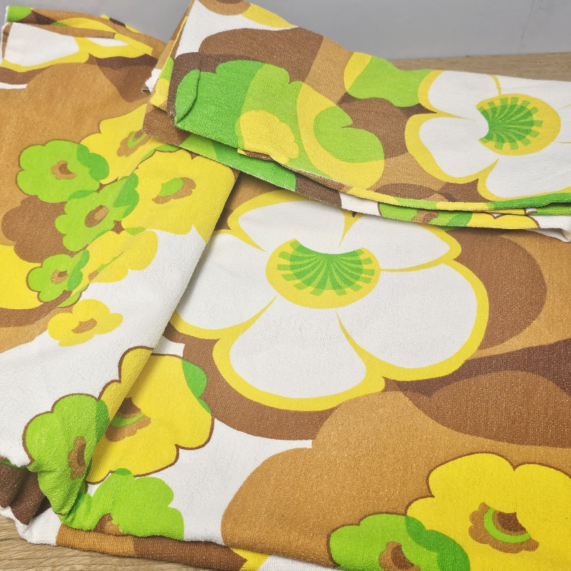 70s Flower-Power Bed Linen – Terry, Two-Piece, Colorful Flowers, Hippie Space Age
