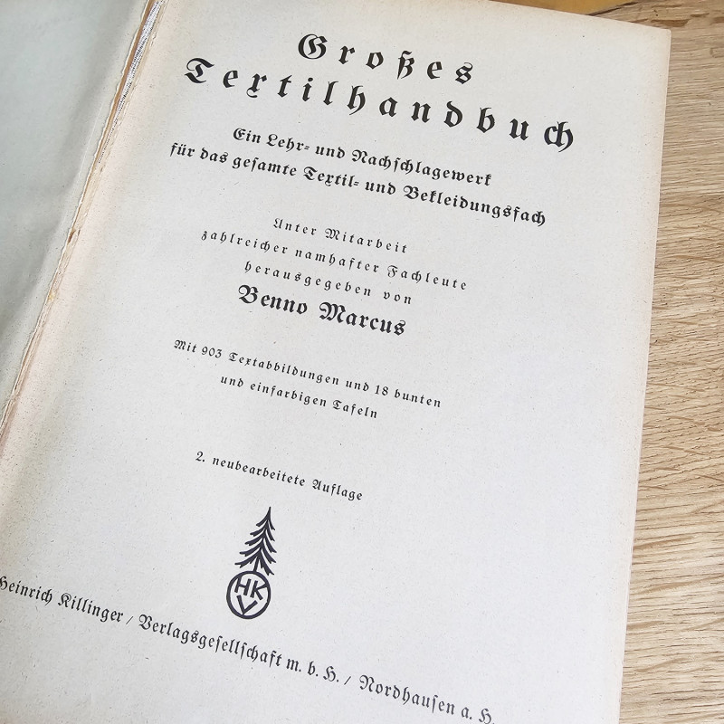 Großes Textil-Handbuch, Benno Marcus, 2 Bände mit Stoffproben, 2. Auflage um 1928
