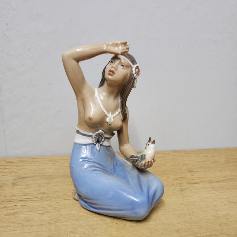 Dahl Jensen Porzellanfigur – Hawaiimädchen mit Vogel – Form 1268 – 1. Wahl