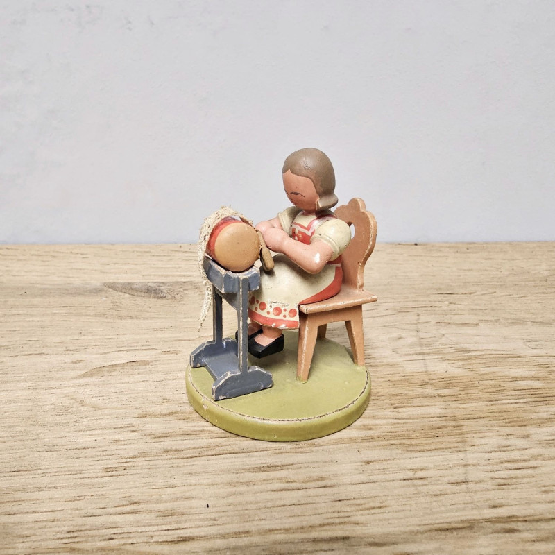 Erzgebirge Klöppelfrau · Leichsenring · Handarbeit · Holzfigur · 1940er–50er