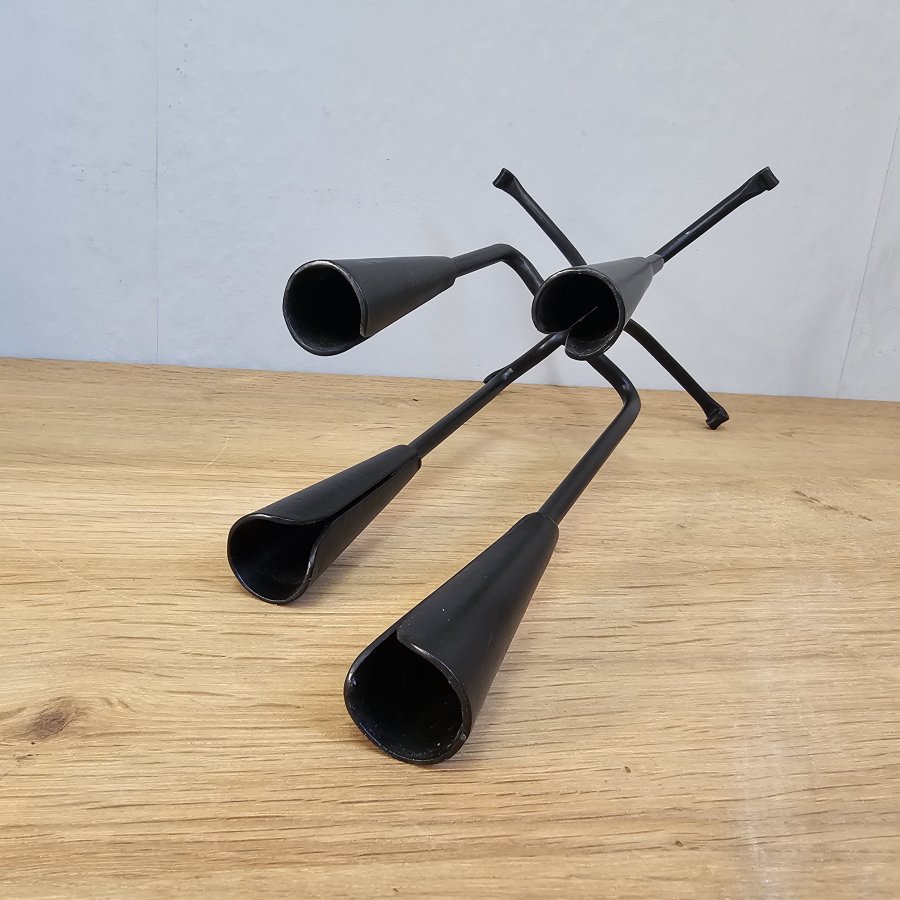 Mid-Century Kerzenständer aus Schmiedeeisen • Skandinavisch Modern