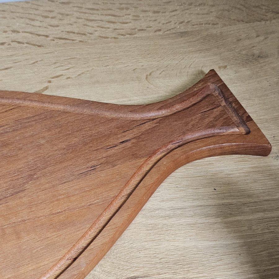 Großes Fisch-Serviertablett aus Teakholz – 70 cm – Scandinavian Modern / maritime Wanddeko
