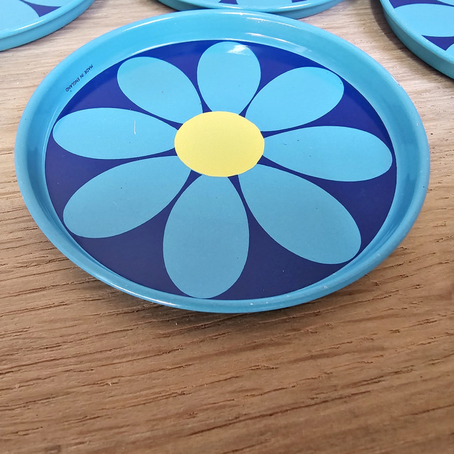 6 Worcesterware Untersetzer · 70er Jahre · Flower Power · Metall bunt