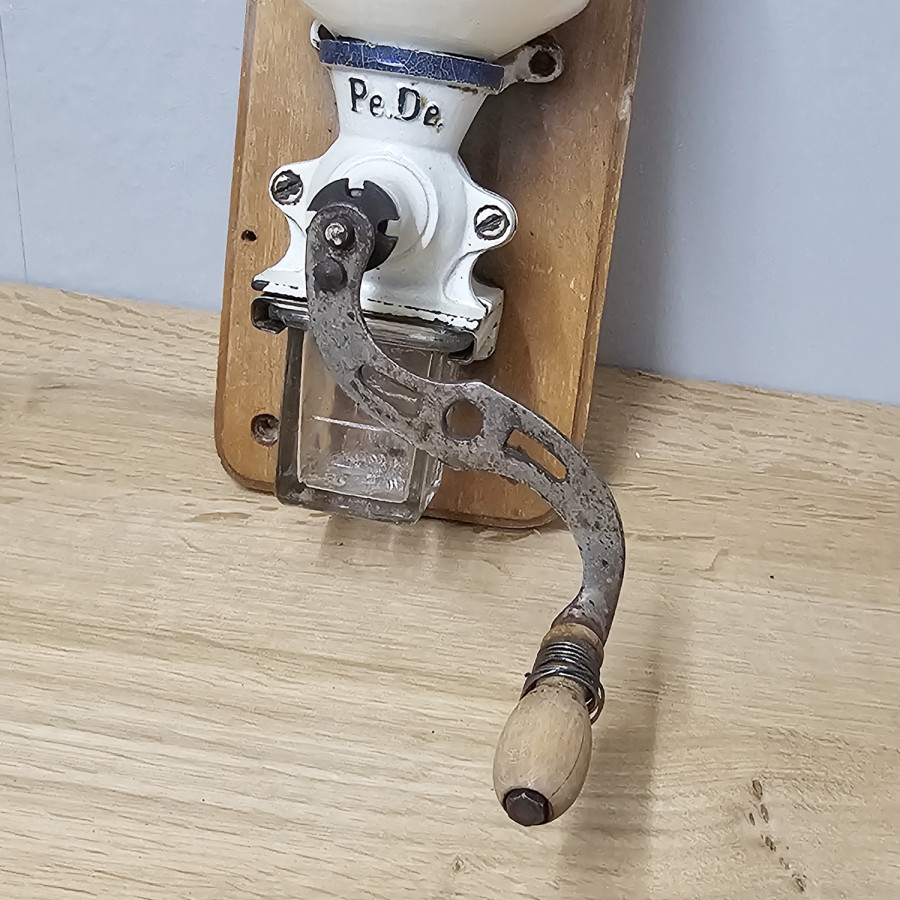 Art Deco Wall-mounted coffee grinder from PeDe