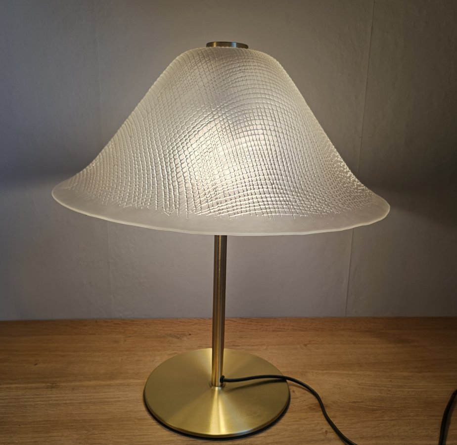 Peill & Putzler Tischlampe Modell 72076 mit schwerem Strukturglas-Schirm, Hollywood Regency / Mid-Century