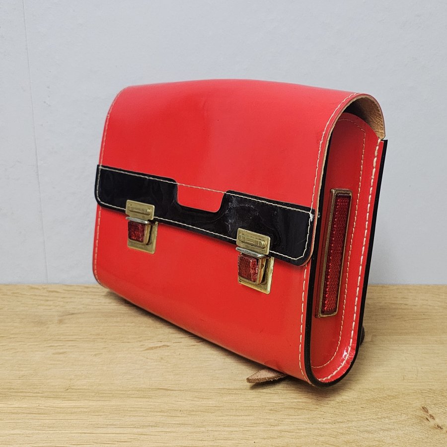 Kleiner Vintage Schulranzen aus rotem Leder • 60er/70er • Messing-Reflektorverschlüsse