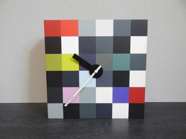Design Wanduhr von Remember Design , Quadrate Dekor aus den 80er Jahren