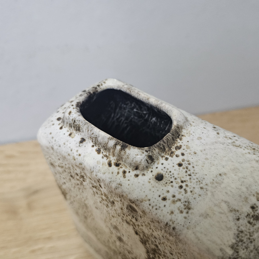 Ü-Keramik Chimney Vase