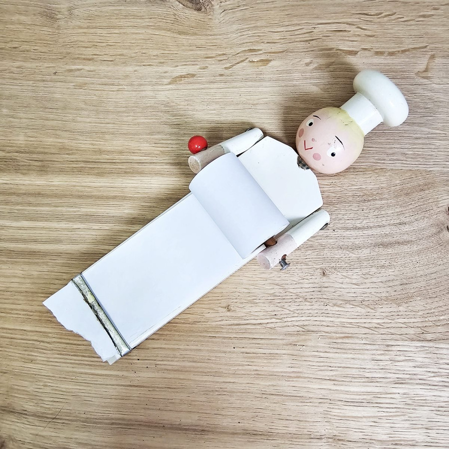 Memo roll holder, chef figure, 1960s/70s, wood