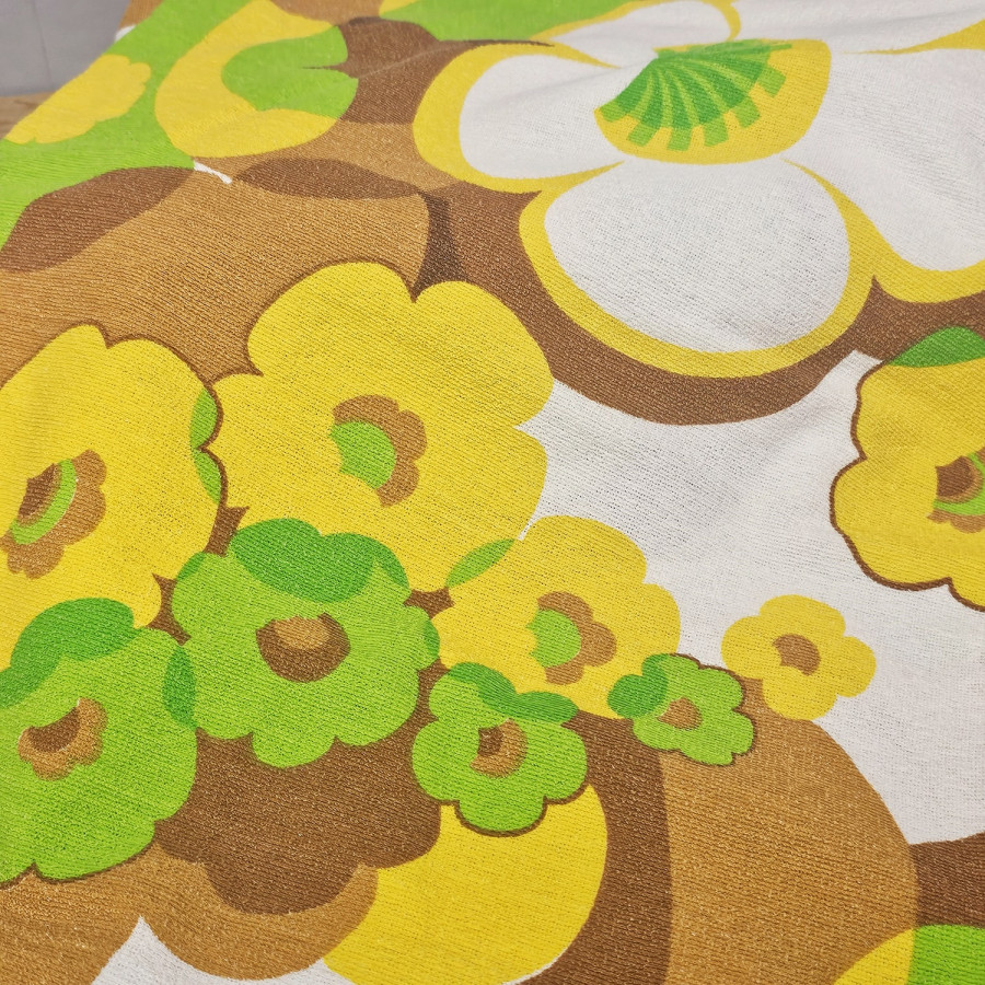 70s Flower-Power Bed Linen – Terry, Two-Piece, Colorful Flowers, Hippie Space Age