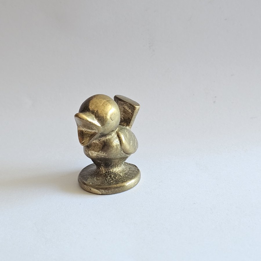 Spatz aus Messing – Figur / Gluttöter, Walter Bosse zugeschrieben