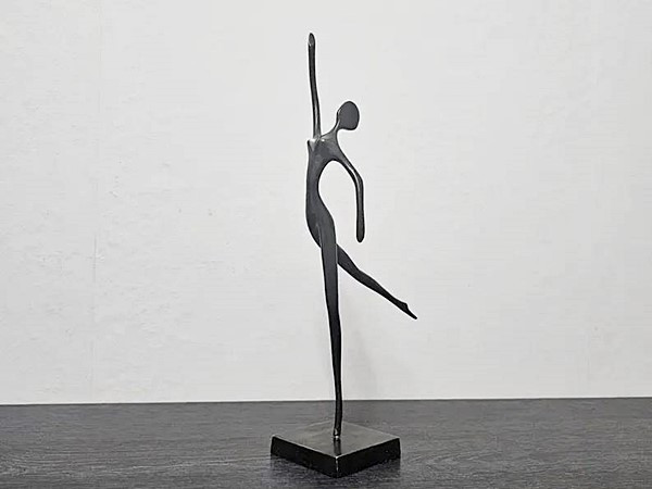 Bodrul Khalique Ballerina