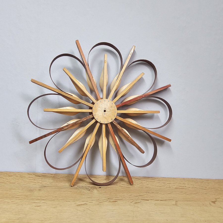 Große DDR Spanblume / Spanstern • Erzgebirge Spanschmuck • Wanddeko aus Holzspan (1960er)