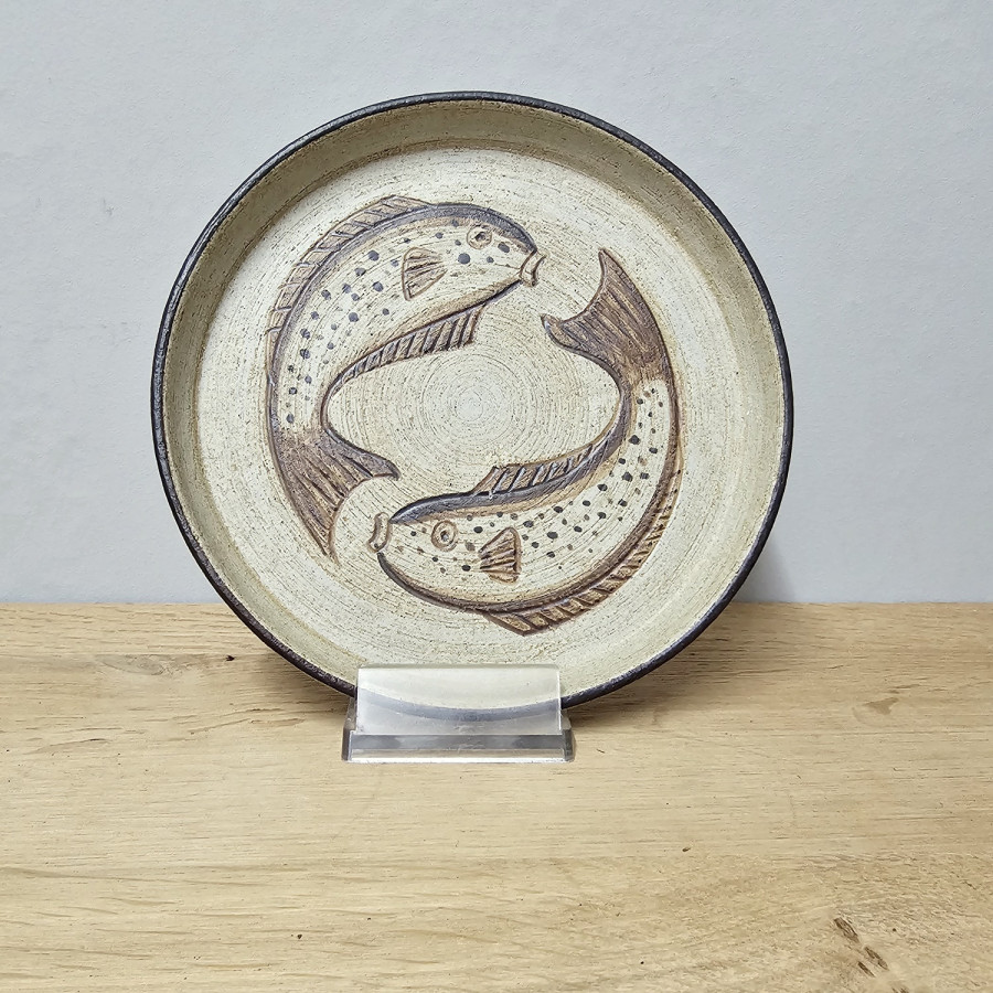 Sgrafo Wandteller „Fische“ · Ø 21 cm · Form 735 · 1970er Jahre