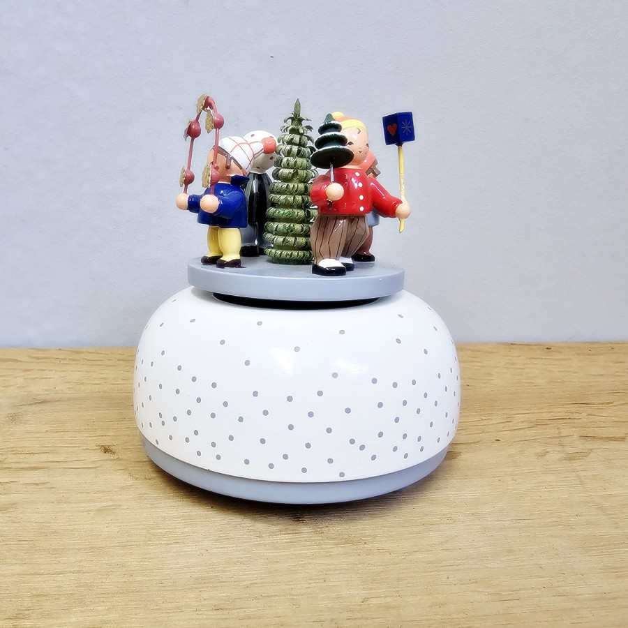 Erzgebirge Spieldose KWO – Winterkinder, „Oh Tannenbaum“,  12 cm