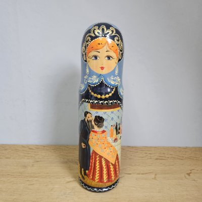 Russian hand-painted bottle matryoshka / bottle holder – 32 cm – folkloric everyday scene – signed