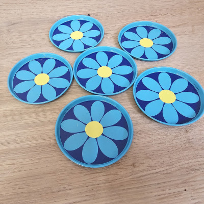 6 Worcesterware Untersetzer · 70er Jahre · Flower Power · Metall bunt