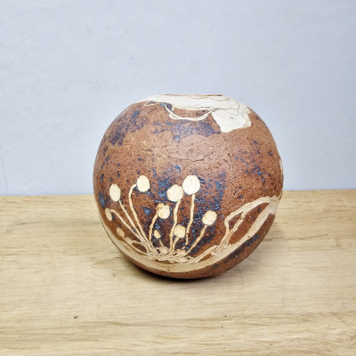Studio-Keramik Kugelvase von Tove/Jørgen Hørberg, Bornholm, ca. 13 cm. Handgefertigt, 1960er/70er