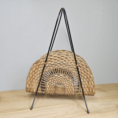Vintage Mid-Century Zeitungsständer aus Rattan und Metall, 1950er