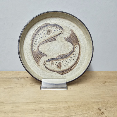 Sgrafo Wandteller „Fische“ · Ø 21 cm · Form 735 · 1970er Jahre